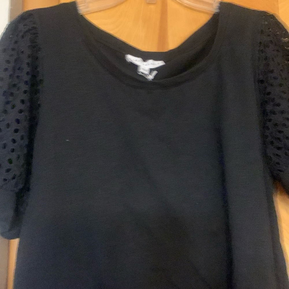 Black tee shirt (at office)